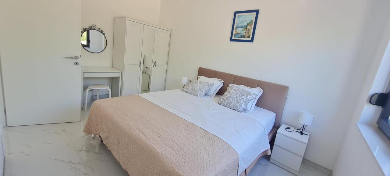 Apartmani Mariosa Vrbnik Eksteriør billede